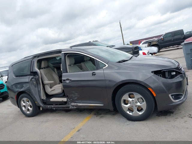 2018 Chrysler Pacifica Hybrid Limited მანქანა იყიდება აუქციონზე, vin: 2C4RC1N70JR230347, აუქციონის ნომერი: 45177404