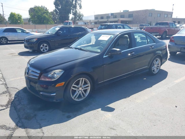 Продажа на аукционе авто 2013 Mercedes-benz C 250 Sport, vin: WDDGF4HBXDR295738, номер лота: 45177465