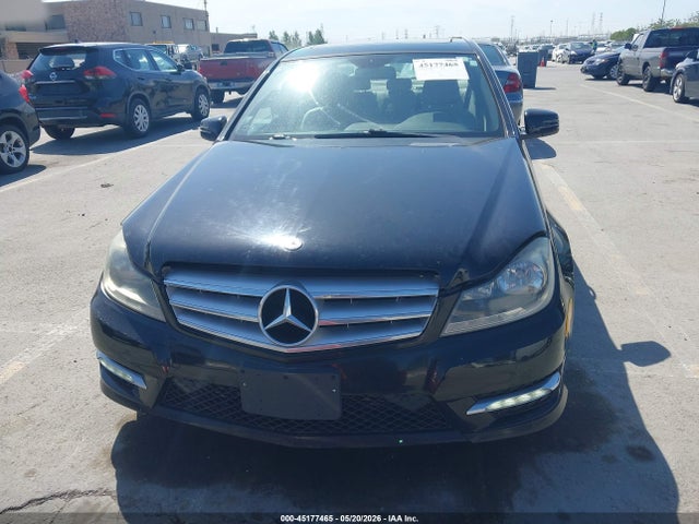 Продажа на аукционе авто 2013 Mercedes-benz C 250 Sport, vin: WDDGF4HBXDR295738, номер лота: 45177465