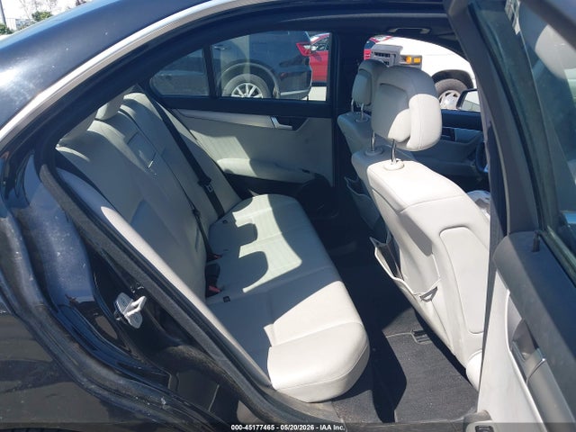 Продажа на аукционе авто 2013 Mercedes-benz C 250 Sport, vin: WDDGF4HBXDR295738, номер лота: 45177465