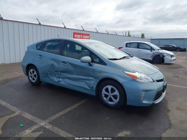 Toyota Prius Two 2015 JTDKN3DUXF1957036 Image 1