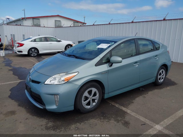 Toyota Prius Two 2015 JTDKN3DUXF1957036 Image 2
