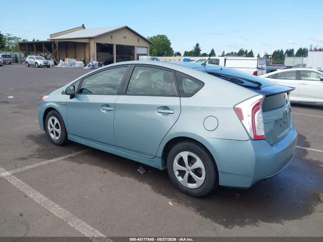 Toyota Prius Two 2015 JTDKN3DUXF1957036 Image 3