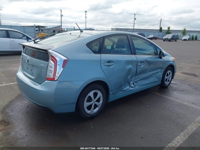 Toyota Prius Two 2015 JTDKN3DUXF1957036 Image 4