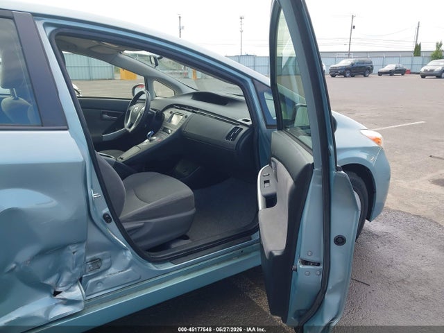 Toyota Prius Two 2015 JTDKN3DUXF1957036 Image 5