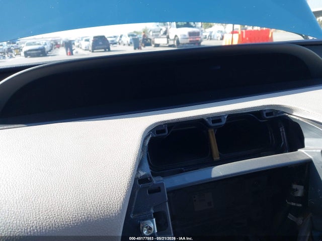 Toyota Prius Two 2016 JTDKBRFU6G3504675 Image 16