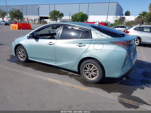 Toyota Prius Two 2016 JTDKBRFU6G3504675 Image 3