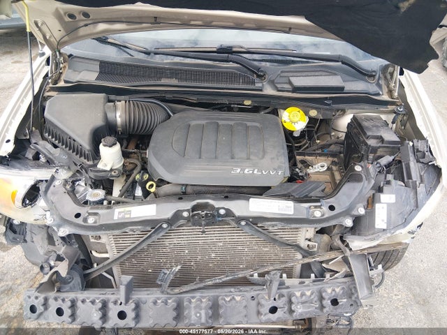 2014 Chrysler Town & Country Limited მანქანა იყიდება აუქციონზე, vin: 2C4RC1GG8ER468577, აუქციონის ნომერი: 45177577