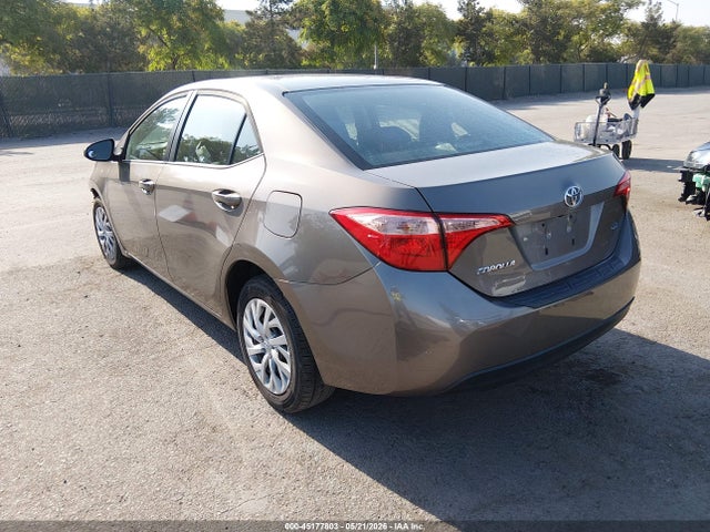 Toyota COROLLA LE 2018 2T1BURHE6JC021878 Image 3