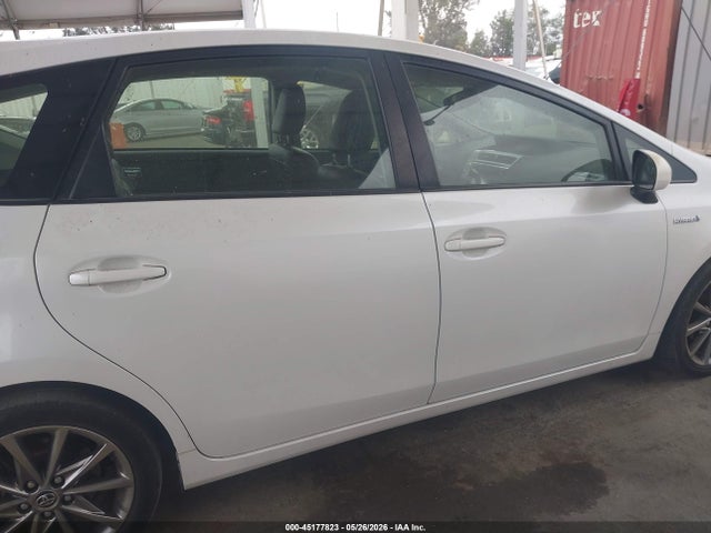 Toyota Prius V Five 2015 JTDZN3EU8FJ038522 Image 13