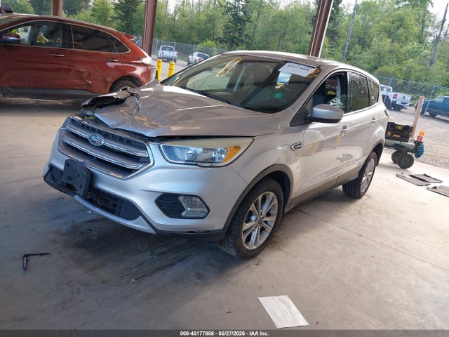 45177888 :رقم المزاد ، 1FMCU0G92HUC97231 vin ، 2017 Ford Escape Se مزاد بيع