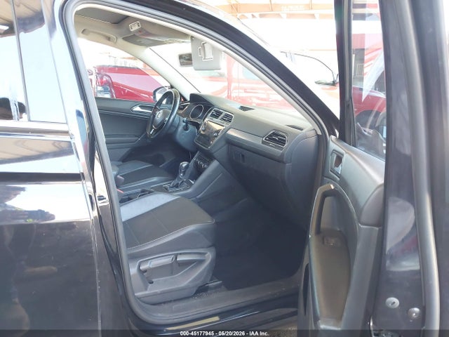 3VV3B7AX0JM054832 Volkswagen Tiguan 2.0t Se/2.0t Sel