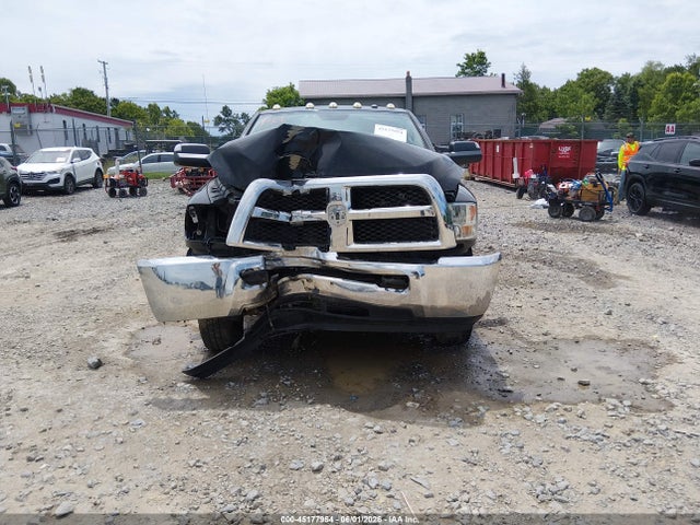 45177954 :رقم المزاد ، 3C63RRGL8FG633686 vin ، 2015 Ram 3500 Tradesman مزاد بيع