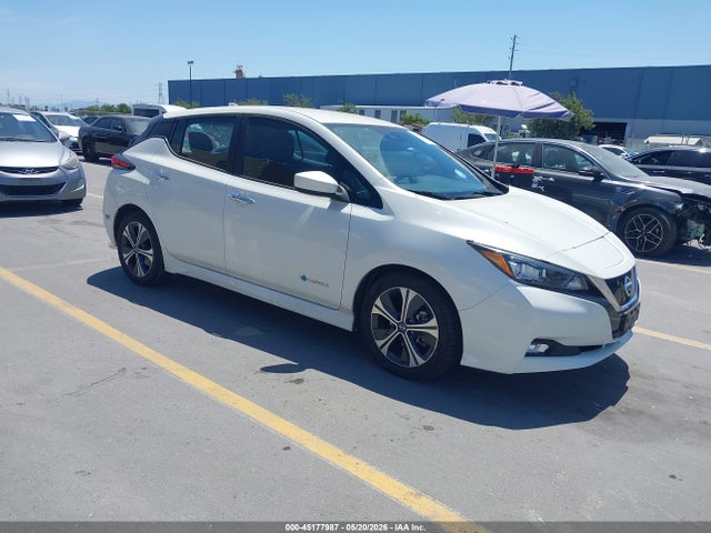 Nissan LEAF SV 2018 1N4AZ1CP2JC306521 main image