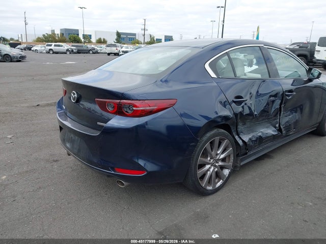 Продажа на аукционе авто 2019 Mazda Mazda3 Premium Package, vin: JM1BPACM5K1101556, номер лота: 45177999