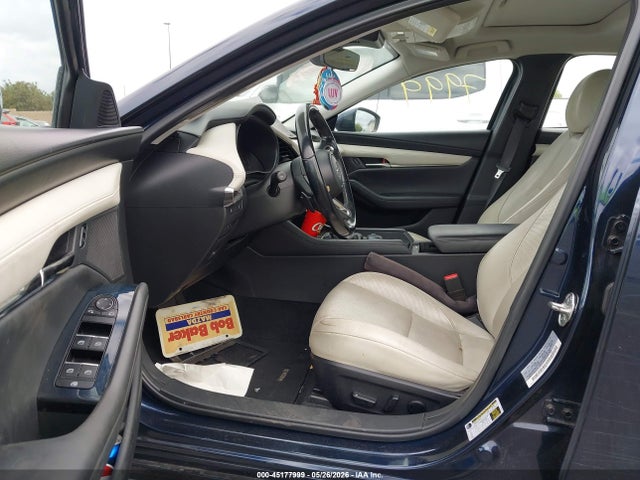 Продажа на аукционе авто 2019 Mazda Mazda3 Premium Package, vin: JM1BPACM5K1101556, номер лота: 45177999