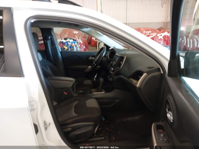 2018 Jeep Cherokee Latitude Fwd მანქანა იყიდება აუქციონზე, vin: 1C4PJLCB7JD622549, აუქციონის ნომერი: 45178017