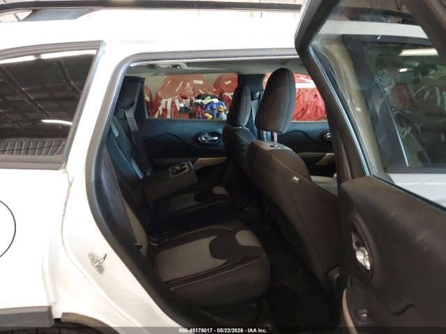 2018 Jeep Cherokee Latitude Fwd მანქანა იყიდება აუქციონზე, vin: 1C4PJLCB7JD622549, აუქციონის ნომერი: 45178017
