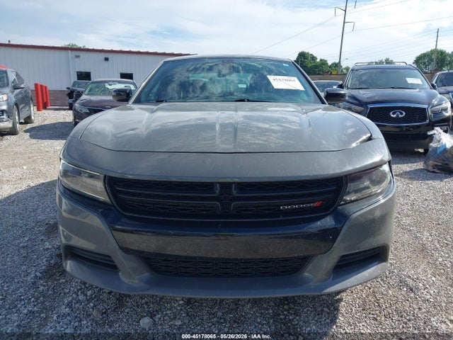 2C3CDXBGXJH151031 Dodge Charger Sxt Rwd