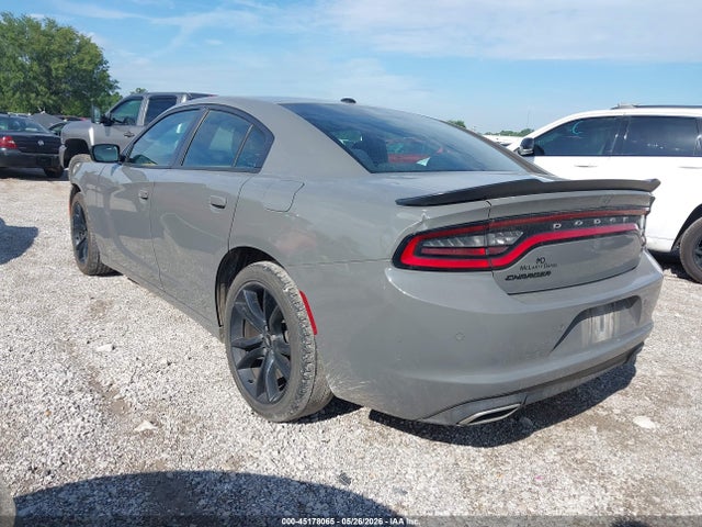 2C3CDXBGXJH151031 Dodge Charger Sxt Rwd