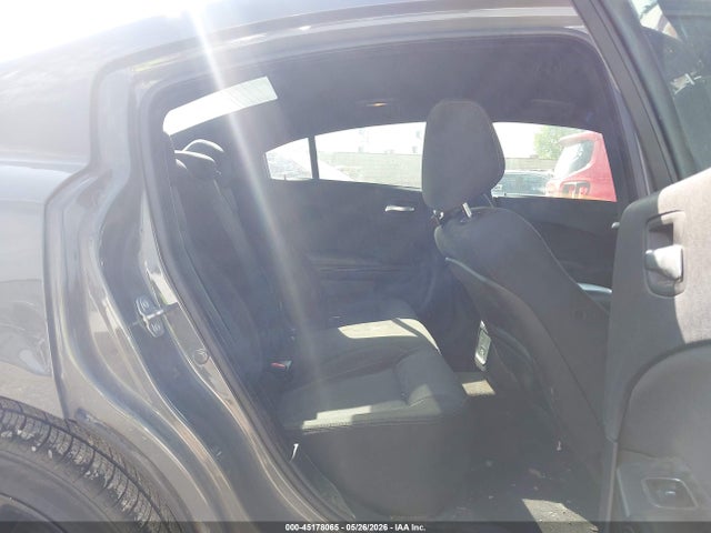 2C3CDXBGXJH151031 Dodge Charger Sxt Rwd
