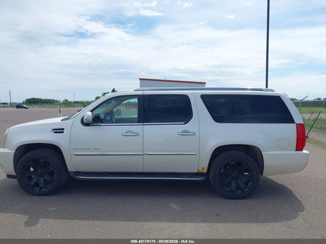 2012 Cadillac Escalade Esv Luxury მანქანა იყიდება აუქციონზე, vin: 1GYS4HEF6CR131761, აუქციონის ნომერი: 45178170