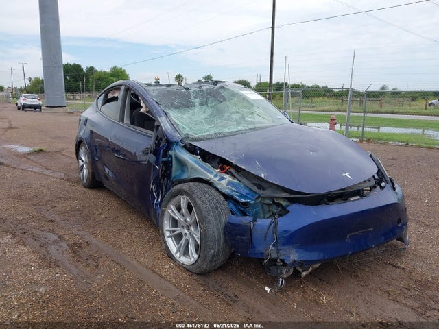 Продажа на аукционе авто 2023 Tesla Model Y, vin: 7SAYGDEE0PA040021, номер лота: 45178192