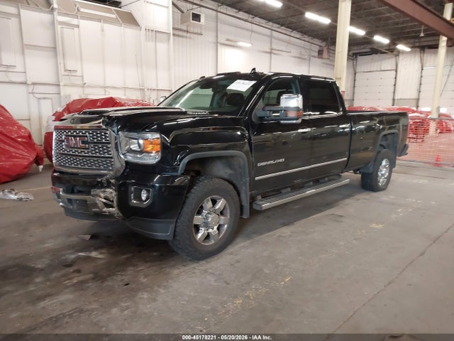 GMC Sierra 3500hd Denali 2018 1GT42YEY3JF233619 Image 2
