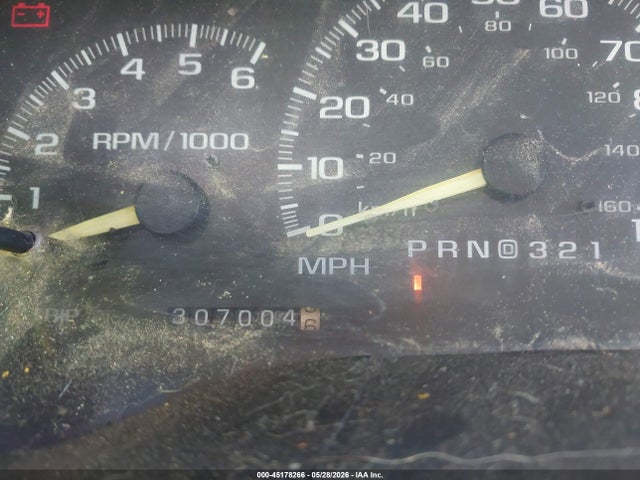 1998 Chevrolet Suburban 1500 მანქანა იყიდება აუქციონზე, vin: 1GNEC16R4WJ353358, აუქციონის ნომერი: 45178266