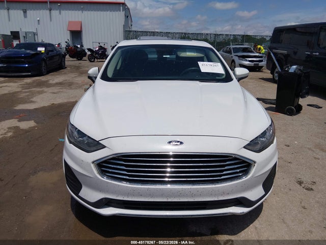 3FA6P0LU1KR105546 Ford Fusion Hybrid Se