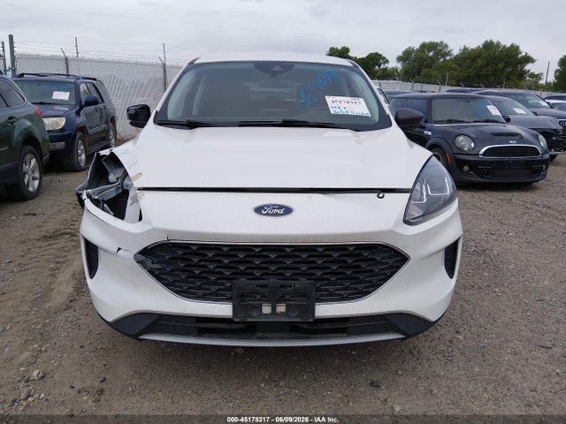 Продажа на аукционе авто 2022 Ford Escape Se, vin: 1FMCU9G66NUA60926, номер лота: 45178317