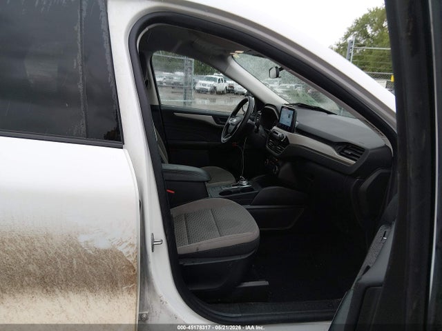 Продажа на аукционе авто 2022 Ford Escape Se, vin: 1FMCU9G66NUA60926, номер лота: 45178317