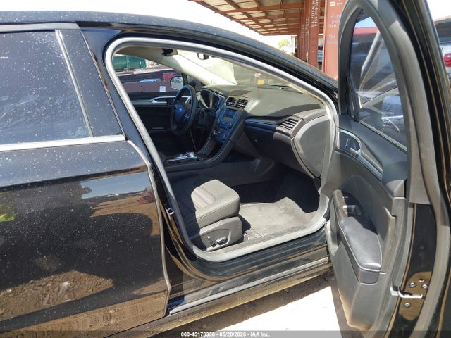 3FA6P0HD2HR172285 Ford FUSION SE