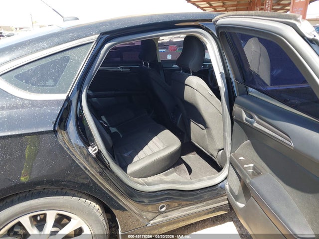 3FA6P0HD2HR172285 Ford FUSION SE