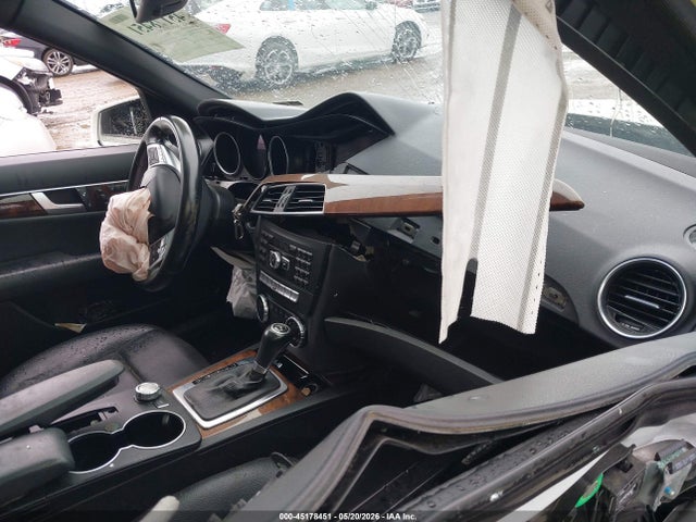 45178451 :رقم المزاد ، WDDGF8AB3DR266244 vin ، 2013 Mercedes-benz C 300 Sport 4matic مزاد بيع