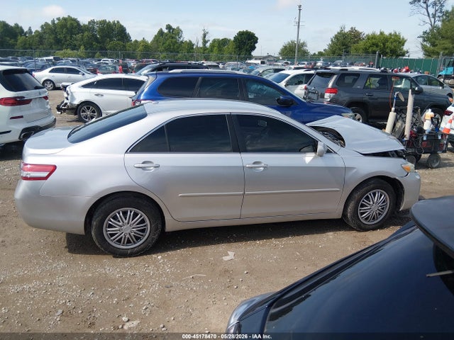 45178470 :رقم المزاد ، 4T4BF3EK7AR011429 vin ، 2010 Toyota Camry Le مزاد بيع