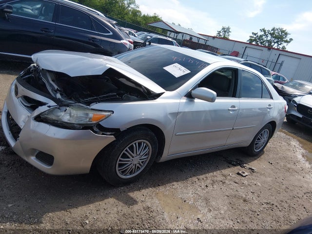 45178470 :رقم المزاد ، 4T4BF3EK7AR011429 vin ، 2010 Toyota Camry Le مزاد بيع