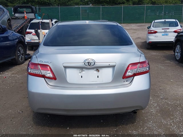 45178470 :رقم المزاد ، 4T4BF3EK7AR011429 vin ، 2010 Toyota Camry Le مزاد بيع
