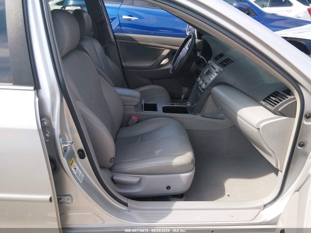 45178470 :رقم المزاد ، 4T4BF3EK7AR011429 vin ، 2010 Toyota Camry Le مزاد بيع