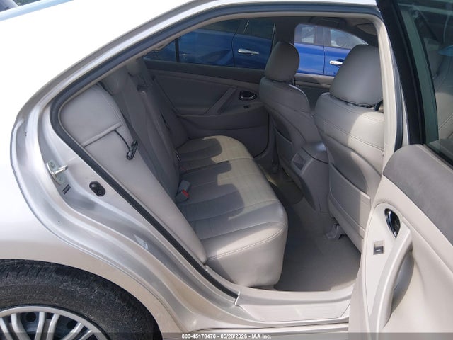 45178470 :رقم المزاد ، 4T4BF3EK7AR011429 vin ، 2010 Toyota Camry Le مزاد بيع