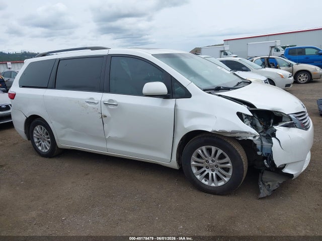 Toyota Sienna Xle 8 Passenger 2015 5TDYK3DC3FS576674 Image 13
