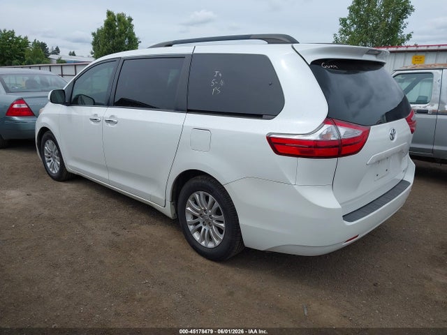 Toyota Sienna Xle 8 Passenger 2015 5TDYK3DC3FS576674 Image 3