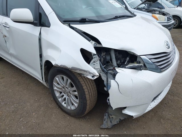 Toyota Sienna Xle 8 Passenger 2015 5TDYK3DC3FS576674 Image 6