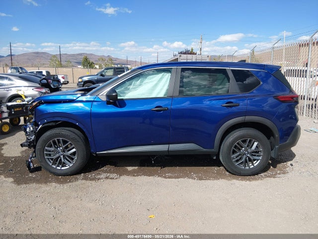 5N1BT3AA8PC753899 Nissan Rogue S Fwd