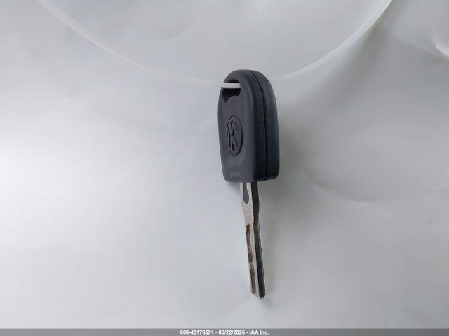 Продаж на аукціоні авто 2002 Volkswagen New Beetle Gls, vin: 3VWCB21C62M442421, номер лоту: 45178591