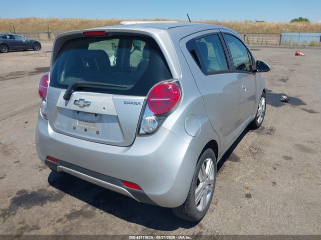 Chevrolet Spark 1lt Cvt 2015 KL8CD6S99FC719599 Image 4