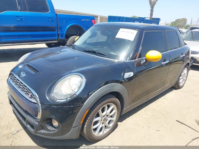 Mini Hardtop Cooper S 2015 WMWXU3C55F2B66572 Image 2