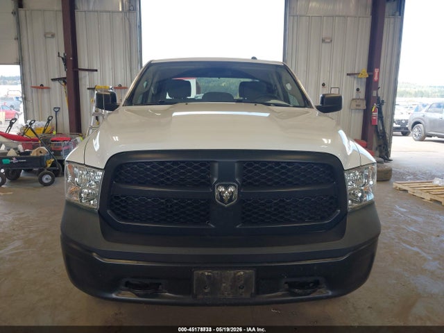 3C6RR7KG1LG242450 RAM 1500 Classic Tradesman 4x4 5&#039;7 Box