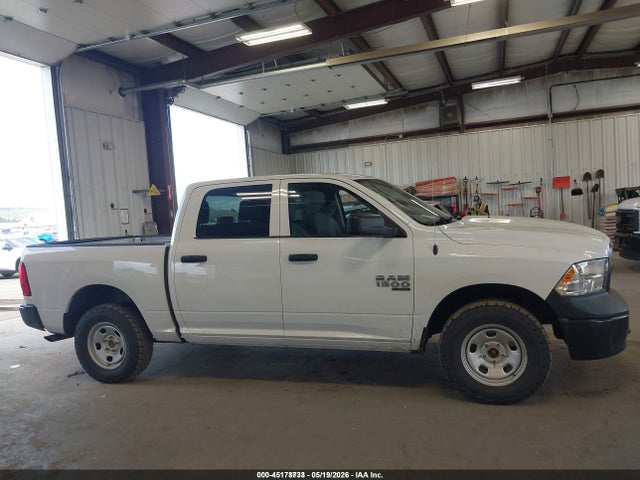 3C6RR7KG1LG242450 RAM 1500 Classic Tradesman 4x4 5&#039;7 Box