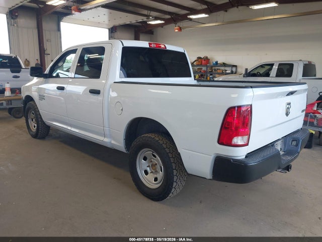 3C6RR7KG1LG242450 RAM 1500 Classic Tradesman 4x4 5&#039;7 Box